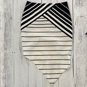 Chic Black and White Striped Skirt size 6